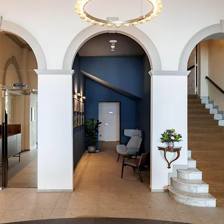 Royal Victoria, By R Collection Varenna