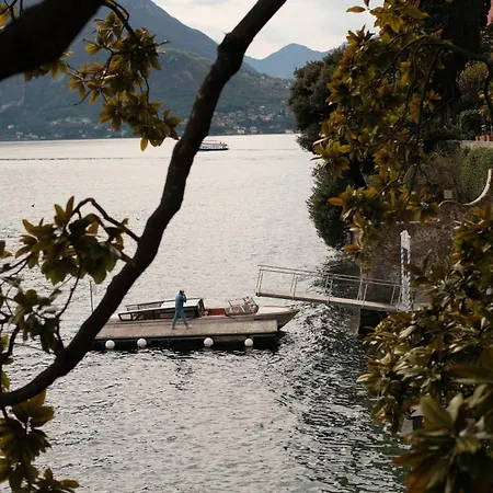 Royal Victoria, By R Collection