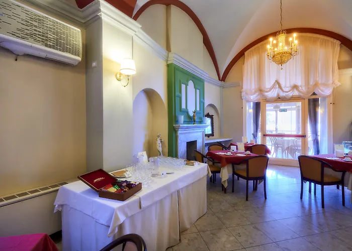 Royal Victoria, By R Collection Varenna