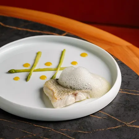 Royal Victoria, By R Collection Varenna