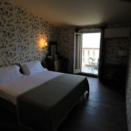 Royal Victoria, By R Collection Varenna