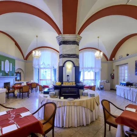 Royal Victoria, By R Collection Hotel