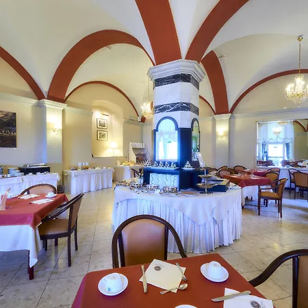 Royal Victoria, By R Collection Hotel 4*