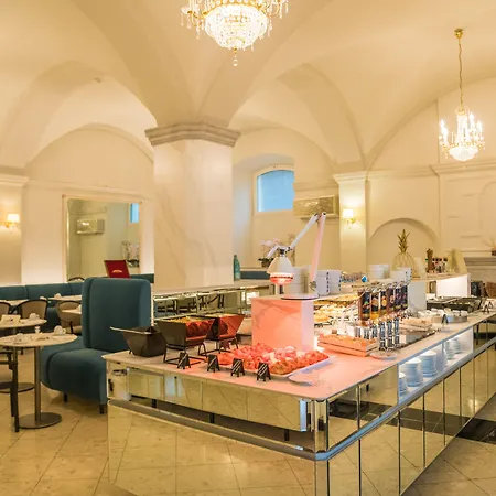 Hotel Royal Victoria, By R Collection 4*