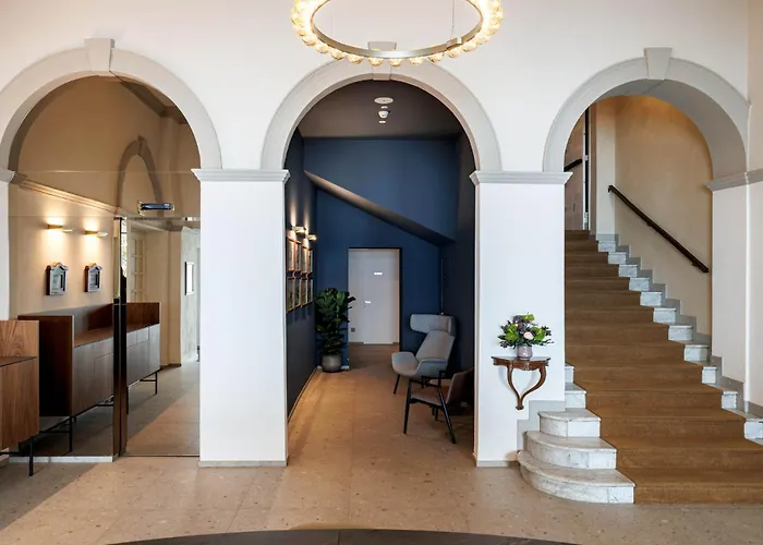 Royal Victoria, By R Collection Varenna