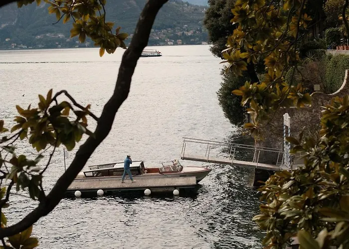 Royal Victoria, By R Collection