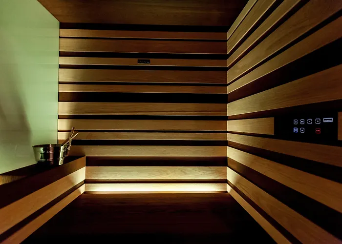 Royal Victoria, By R Collection Varenna