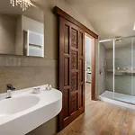 Royal Victoria, By R Collection 4*