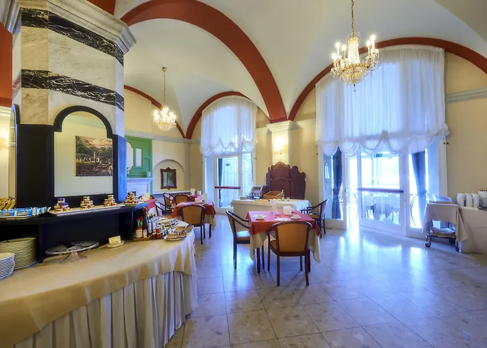 Royal Victoria, By R Collection Hotel