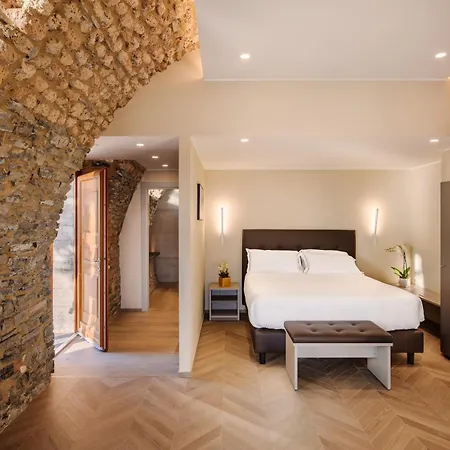 Royal Victoria, By R Collection