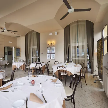 Royal Victoria, By R Collection فندق 4*